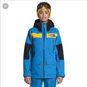 THE NORTH FACE Team Kit SKI jacket. Sold out at TNF online.